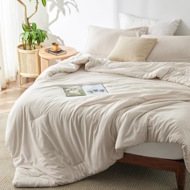 Bedsure Oversized Queen Comforter Set – Beige, 3-Piece
