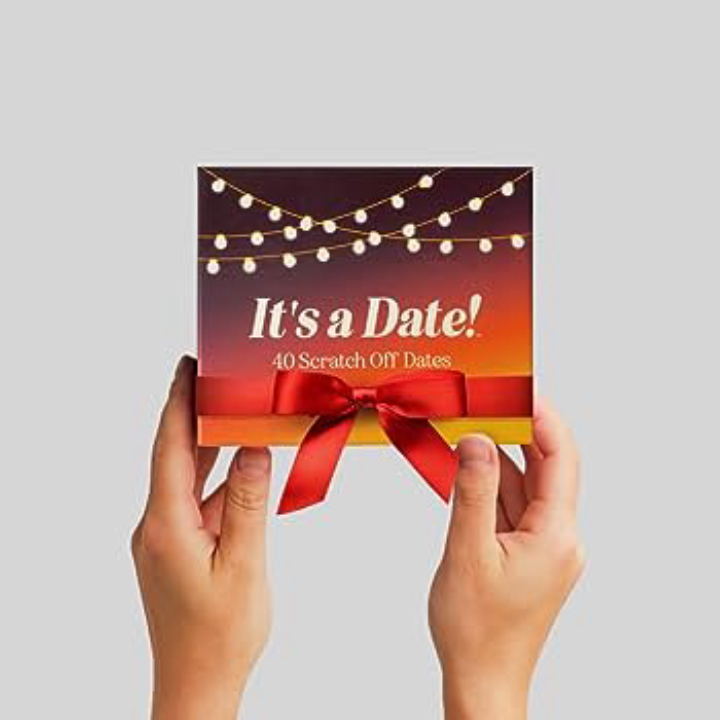 It's a Date!, 40 Fun and Romantic Scratch Off Date Ideas for Him, Her, Girlfriend, Boyfriend
