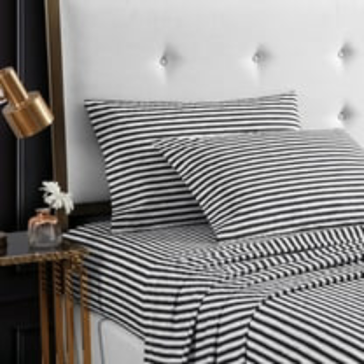Betsey Johnson Queen Size Cotton Percale Bedding Set Sketchy Stripe